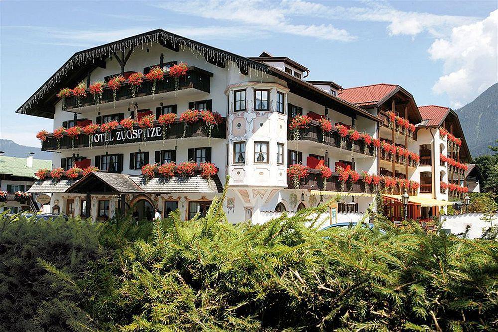 Hotel Zugspitze Garmisch-Partenkirchen Bagian luar foto